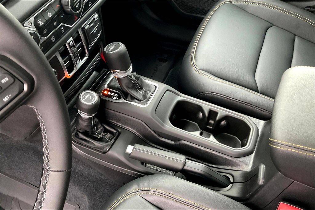 New 2025 Jeep Gladiator Sport image 8