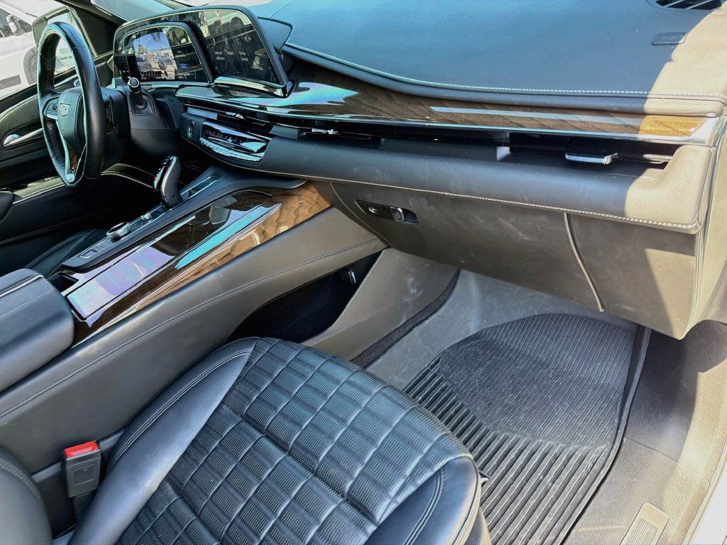 Used 2023 Cadillac Escalade ESV Sport Platinum w/ LPO, ONYX Package AWD/4WD image 15
