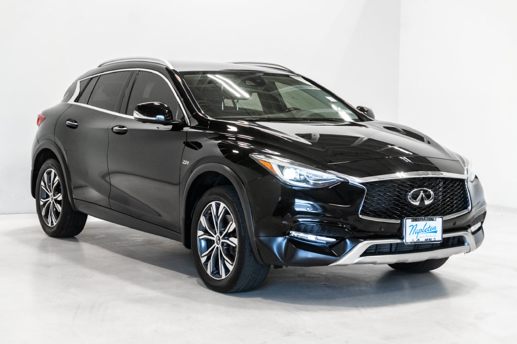 Used 2017 INFINITI QX30 Premium w/ Technology Package AWD/4WD image 7