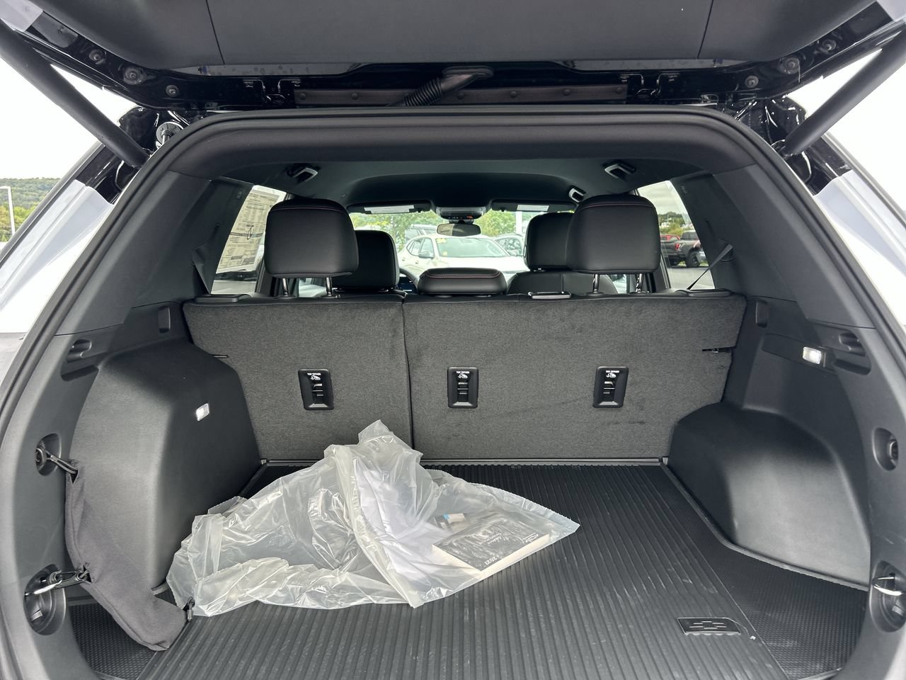 New 2027 Chevrolet Equinox RS w/ Convenience Package III AWD/4WD image 19