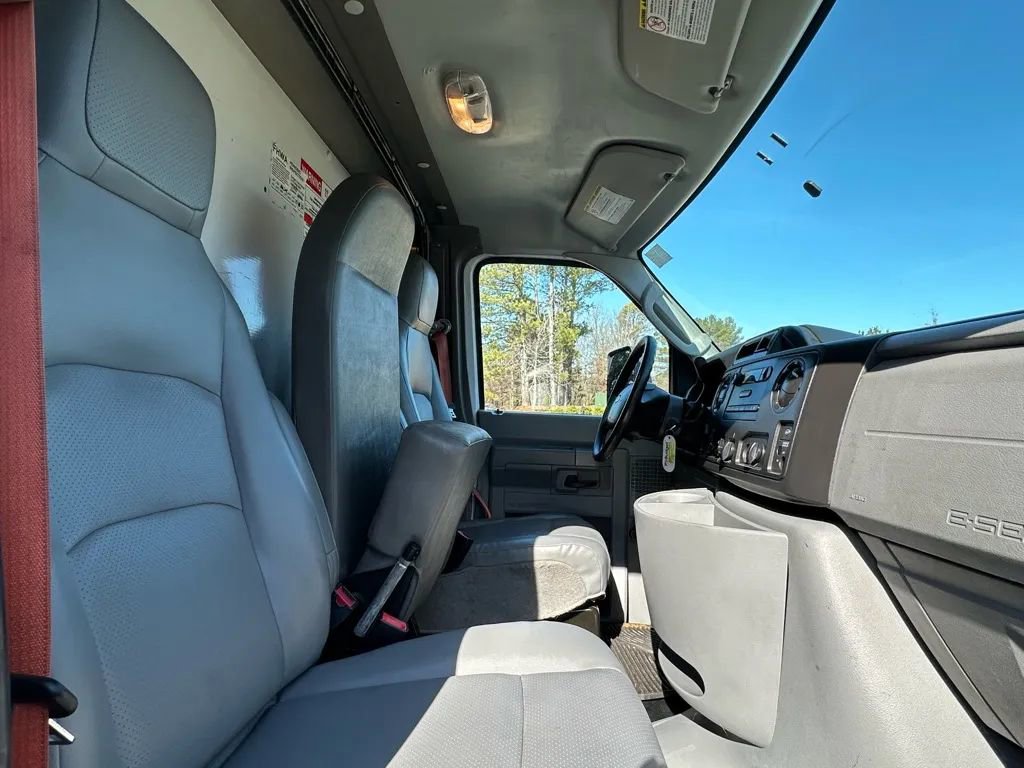 Used 2016 Ford E-350 and Econoline 350 Super Duty image 24