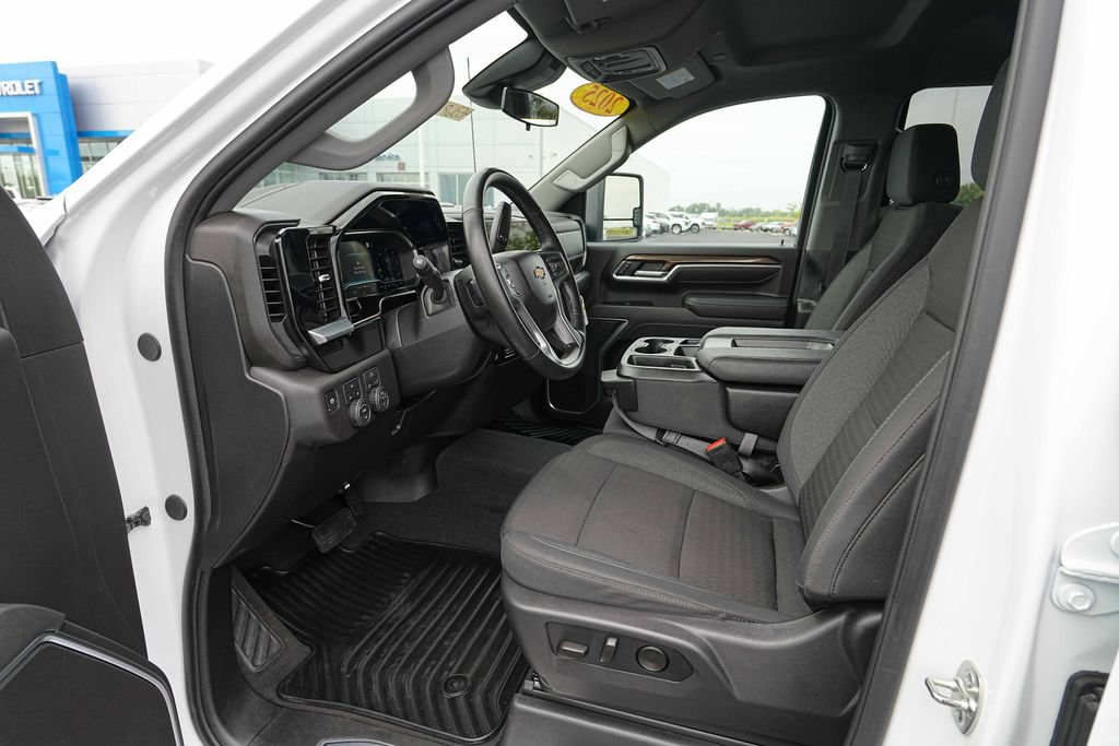 Used 2014 RAM 1500 Outdoorsman AWD/4WD image 16