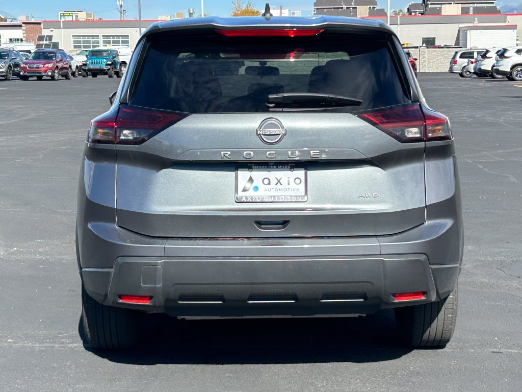 Used 2026 Nissan Rogue SV AWD/4WD image 5