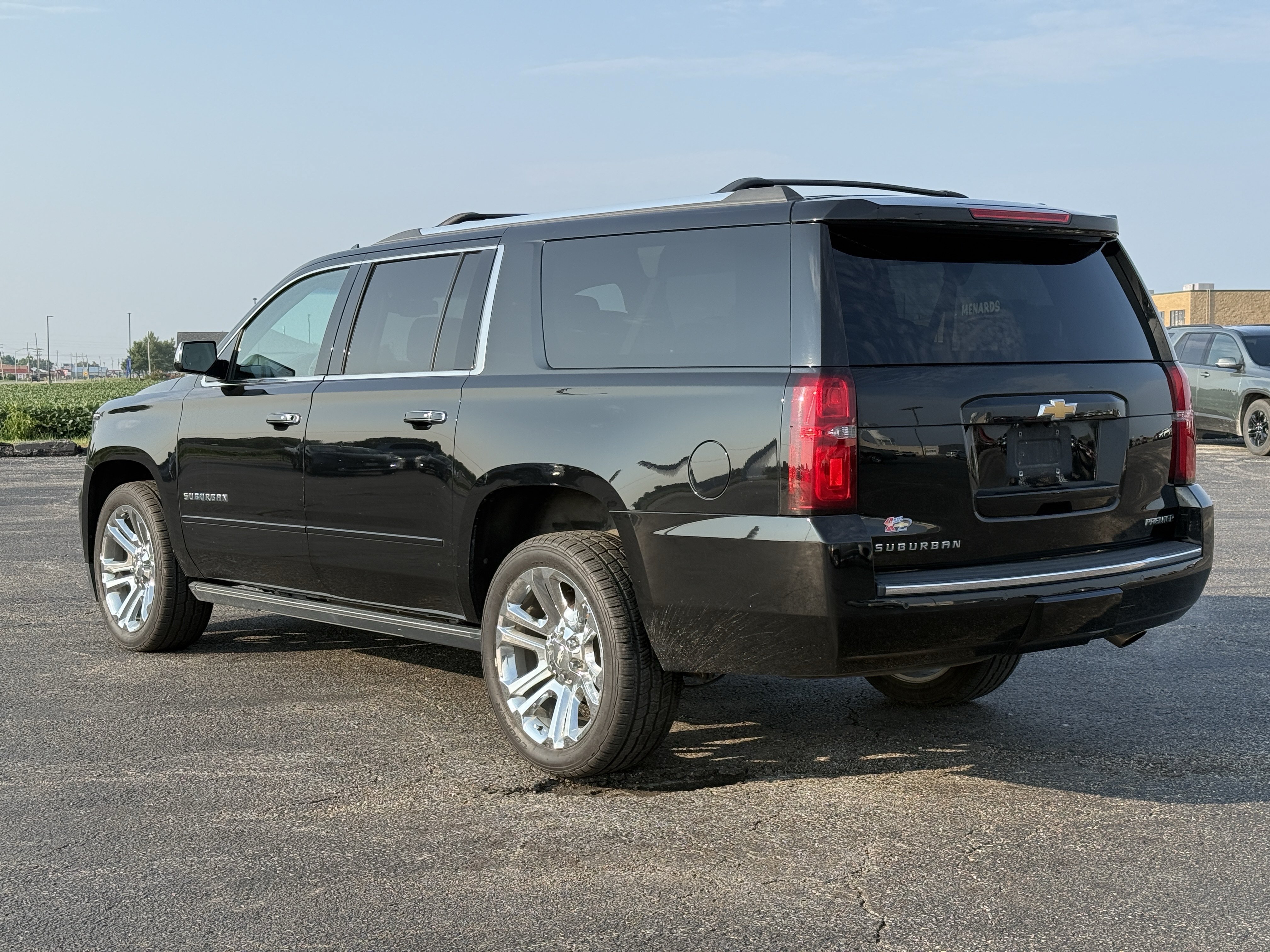 Used 2019 Chevrolet Suburban Premier w/ Premier Plus Edition AWD/4WD image 6