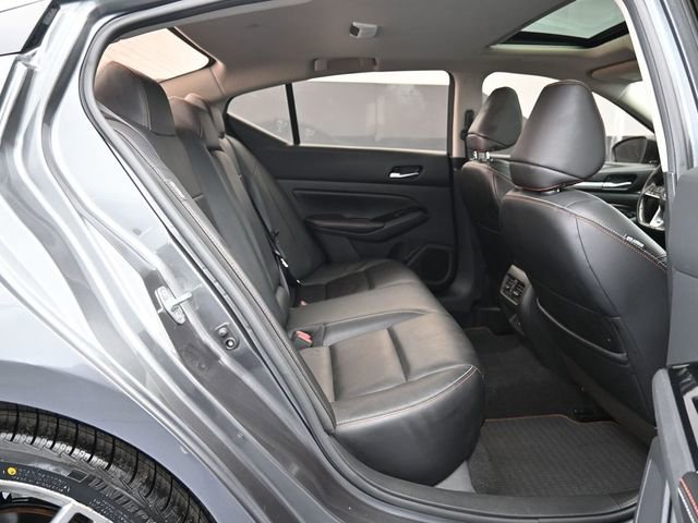 Used 2023 Nissan Altima 2.0 SR FWD image 42