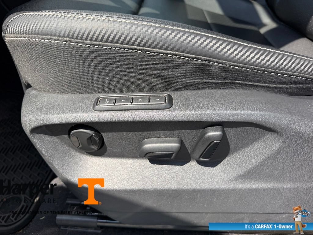 Used 2023 Volkswagen Atlas Cross Sport SEL R-Line AWD/4WD image 20