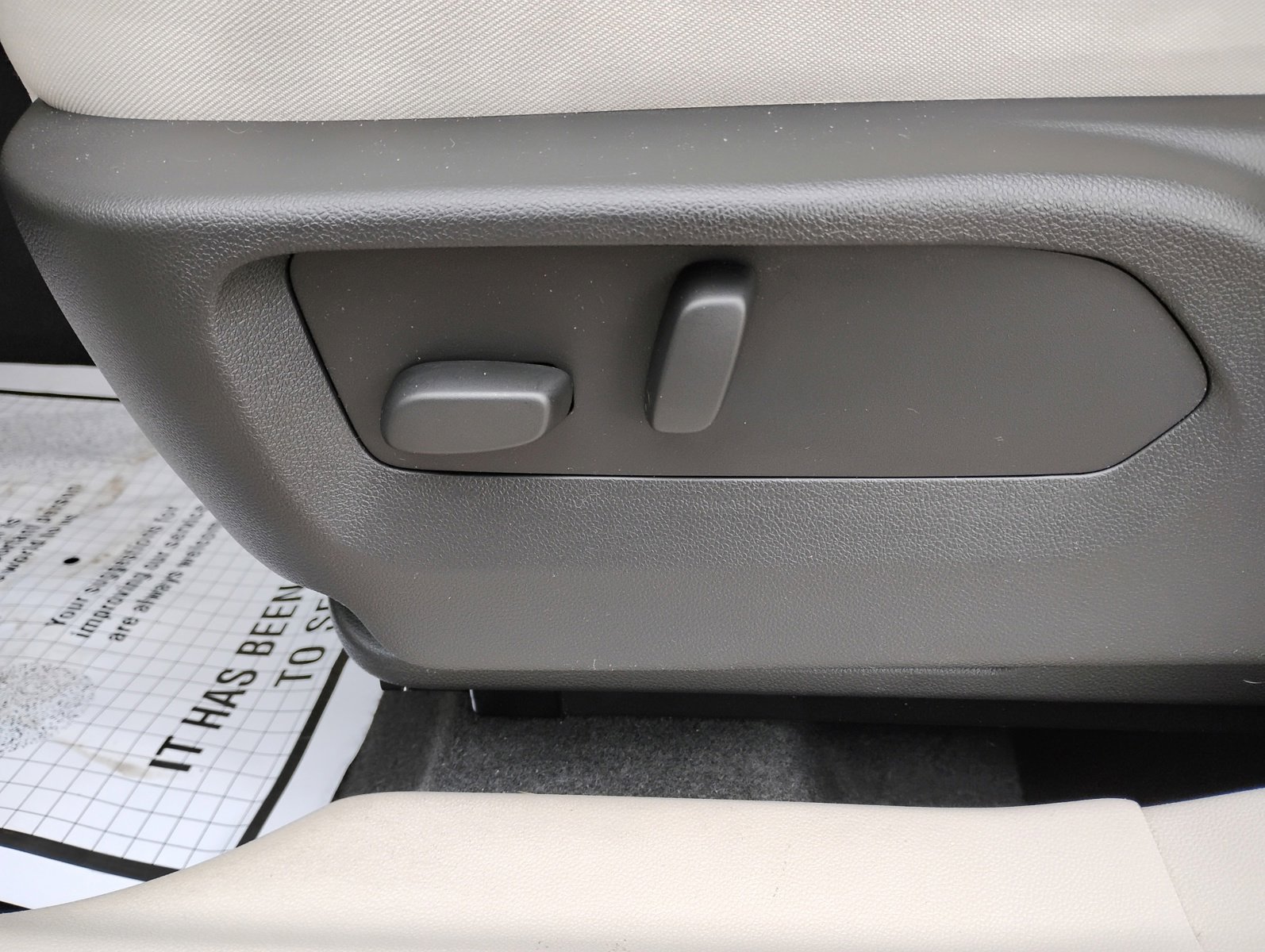 Used 2023 Buick Envision Essence image 14