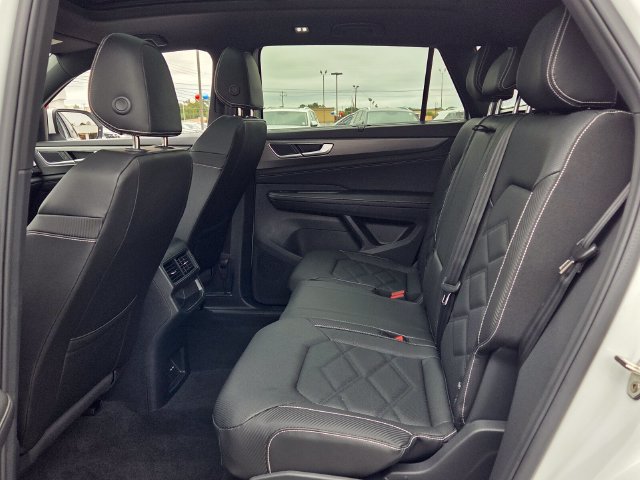 New 2026 Volkswagen Atlas Cross Sport SE FWD image 6
