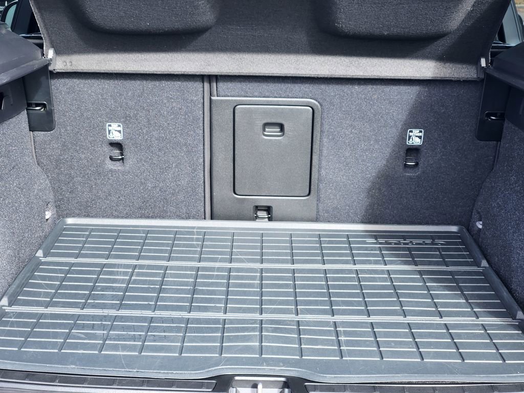 Used 2026 Volvo XC40 B5 Ultra w/ Protection Package Premier image 24