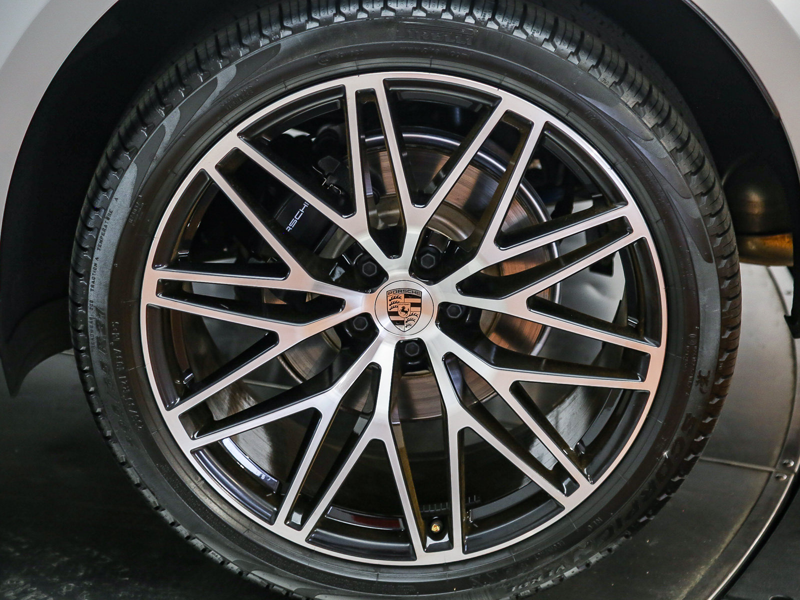 Certified 2026 Porsche Macan AWD/4WD image 14