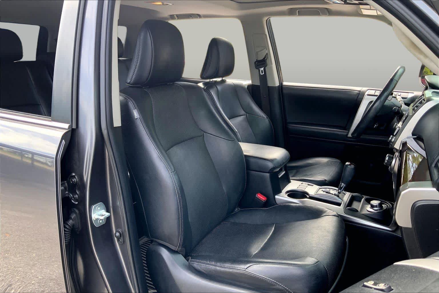 Used 2021 Toyota 4Runner Limited AWD/4WD image 9