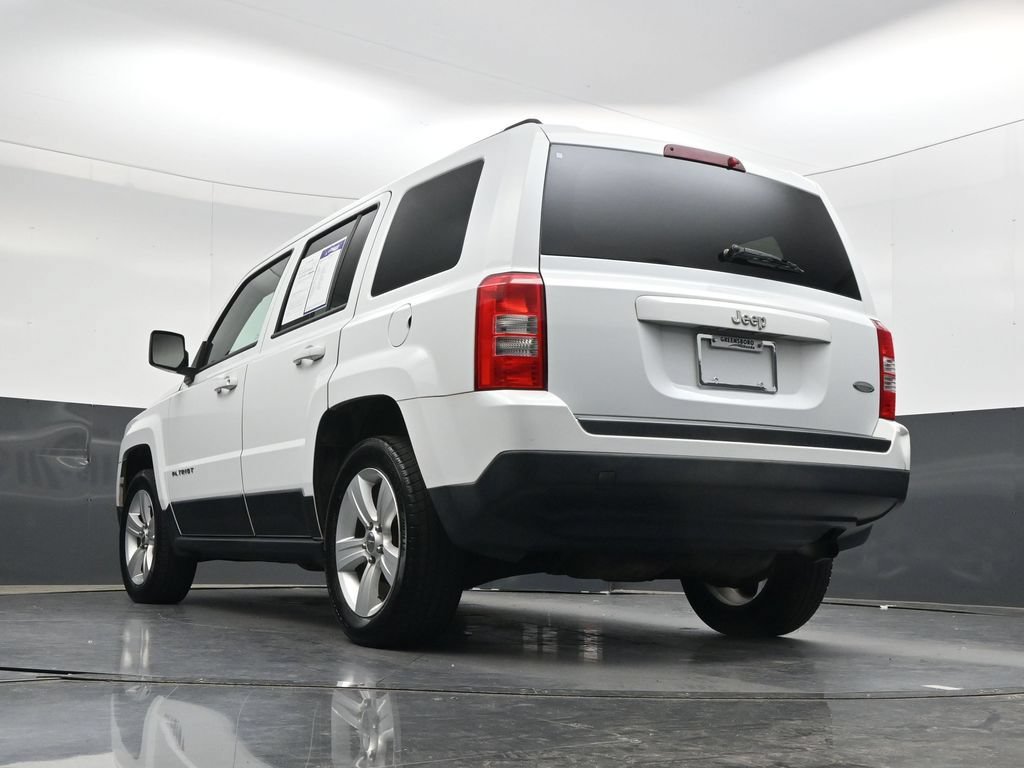 Used 2015 Jeep Patriot Latitude FWD image 35