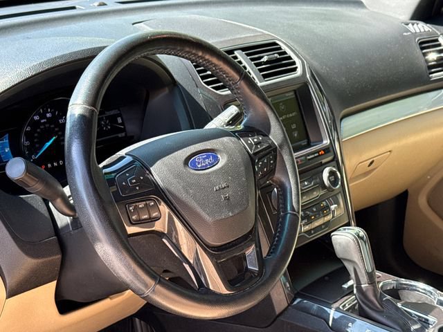 Used 2016 Ford Explorer XLT w/ Equipment Group 202A FWD image 19