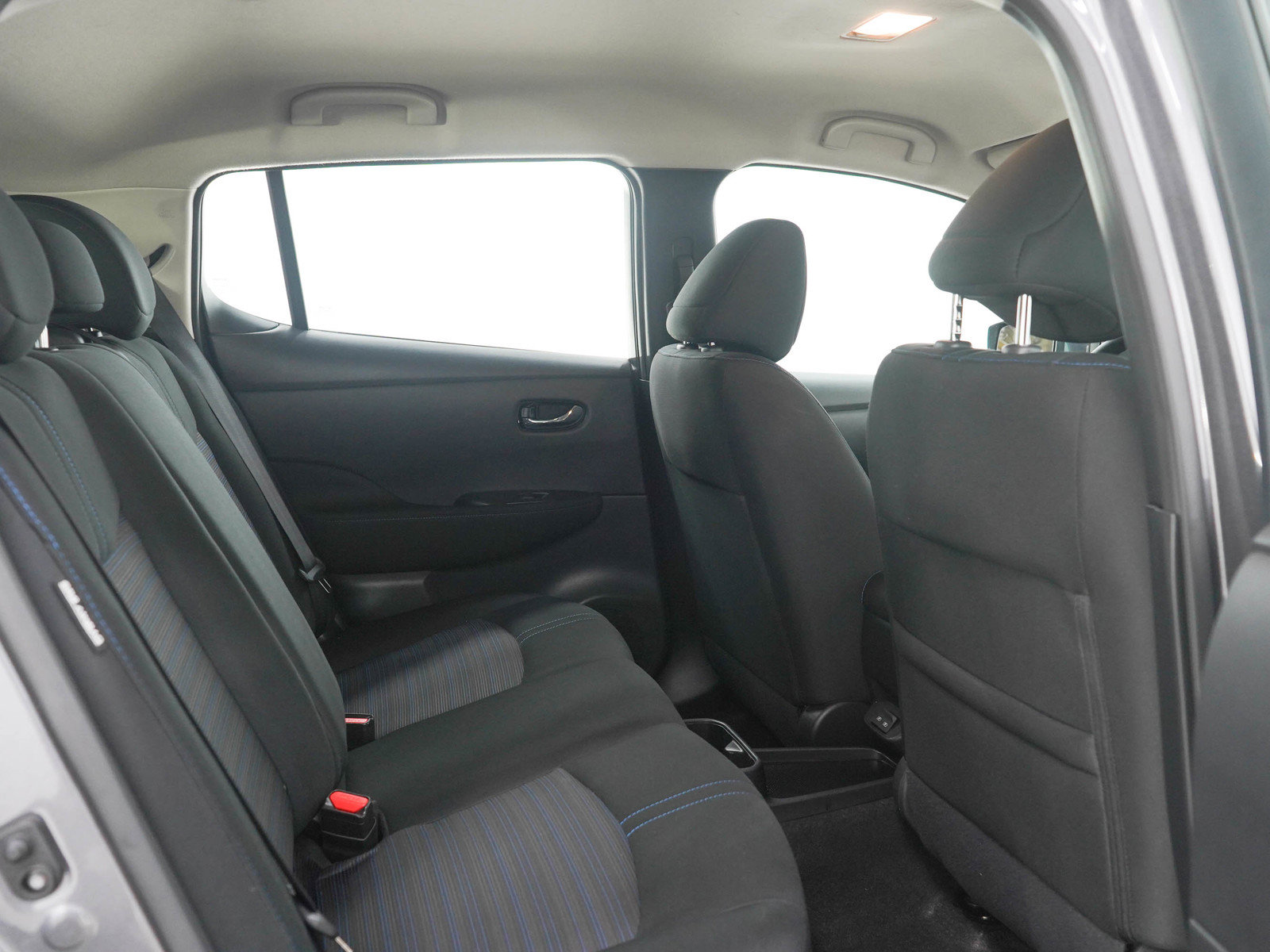 Used 2025 Nissan Leaf S FWD image 13