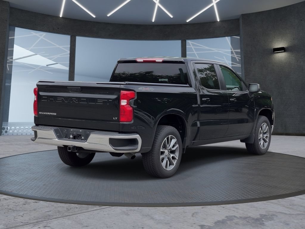 Used 2024 Chevrolet Silverado 1500 LT AWD/4WD image 4