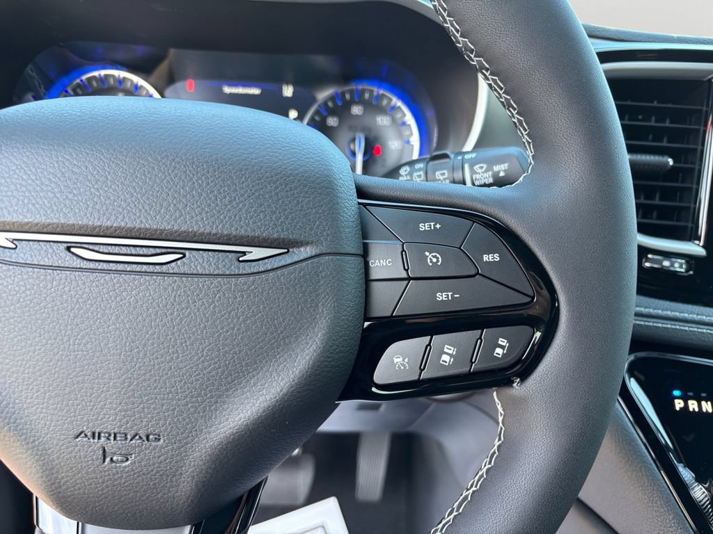 New 2027 Chrysler Pacifica Limited AWD/4WD image 20