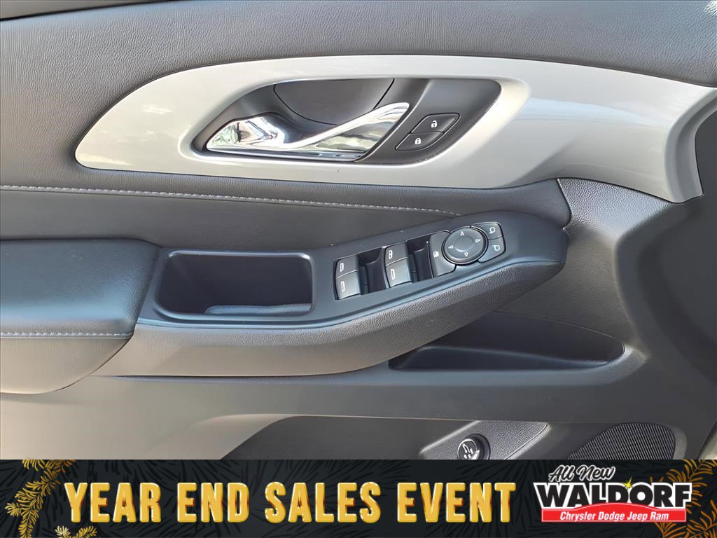 Used 2022 Chevrolet Traverse LT image 10