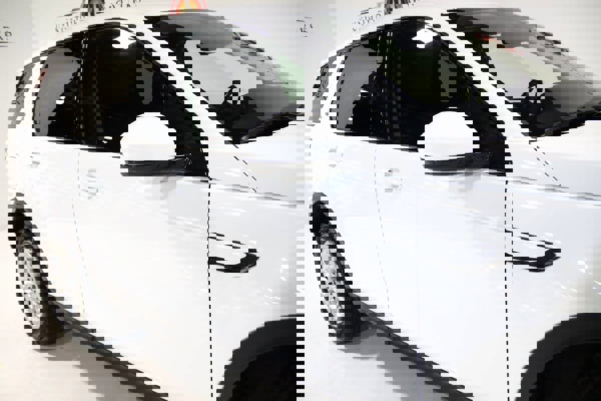 Used 2020 Land Rover Discovery Sport S image 8