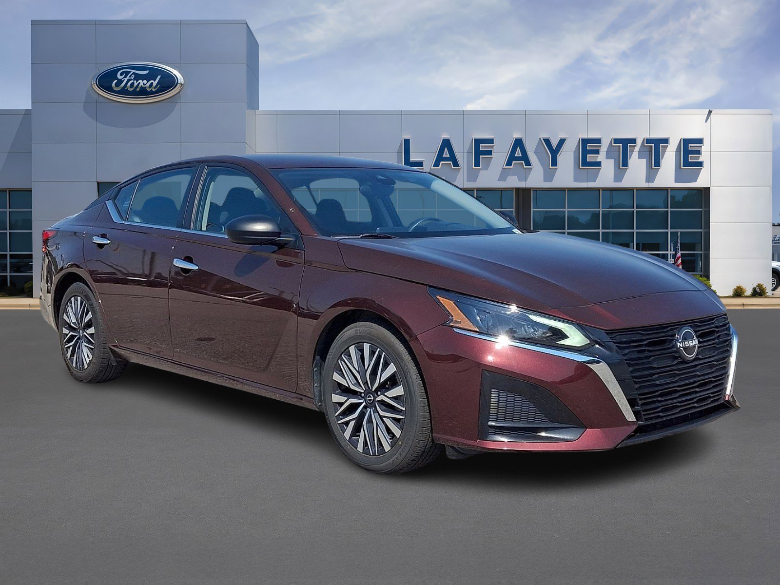 Used 2024 Nissan Altima 2.5 SV