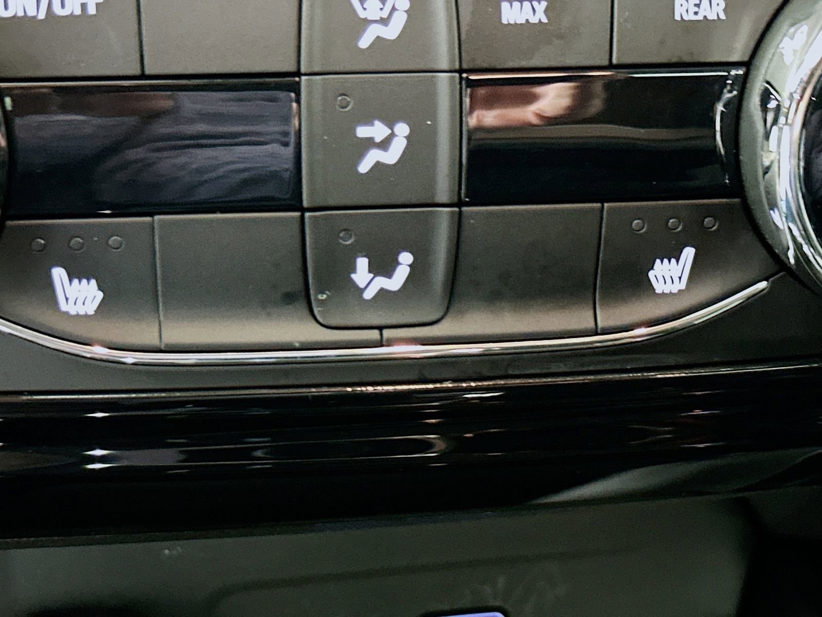 Used 2025 Chevrolet Trax LT w/ LT Convenience Package image 21