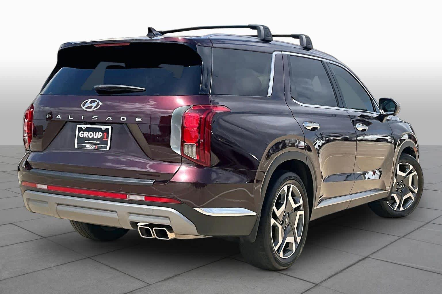 Used 2023 Hyundai Palisade Limited FWD image 12