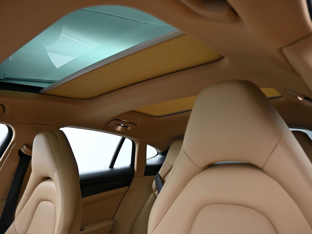 Used 2018 Porsche Panamera 4S image 23