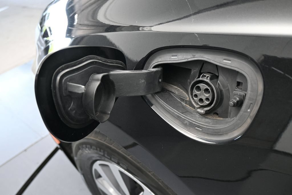 Used 2023 Chrysler Pacifica Touring-L FWD image 35