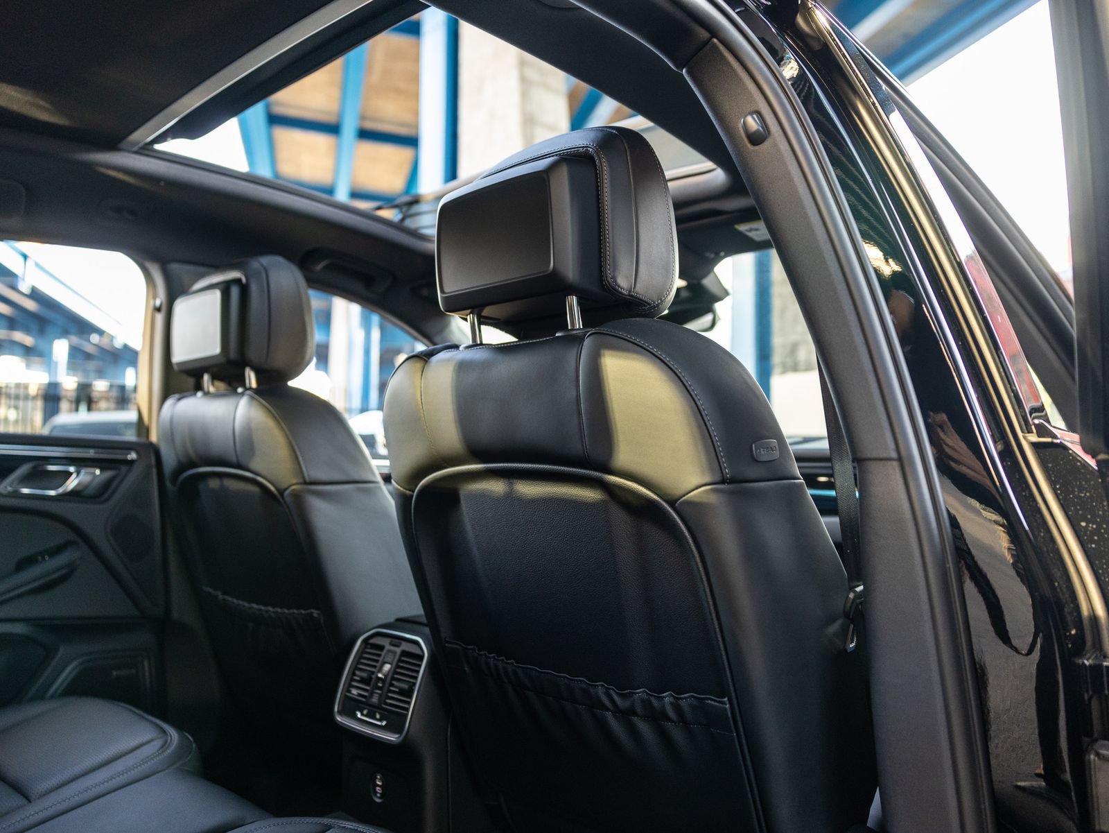 Certified 2026 Porsche Macan AWD/4WD image 49