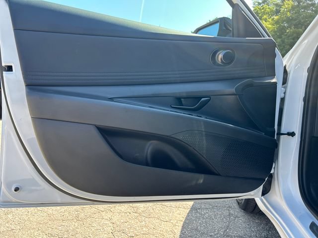 Used 2025 Hyundai Elantra SEL FWD image 12