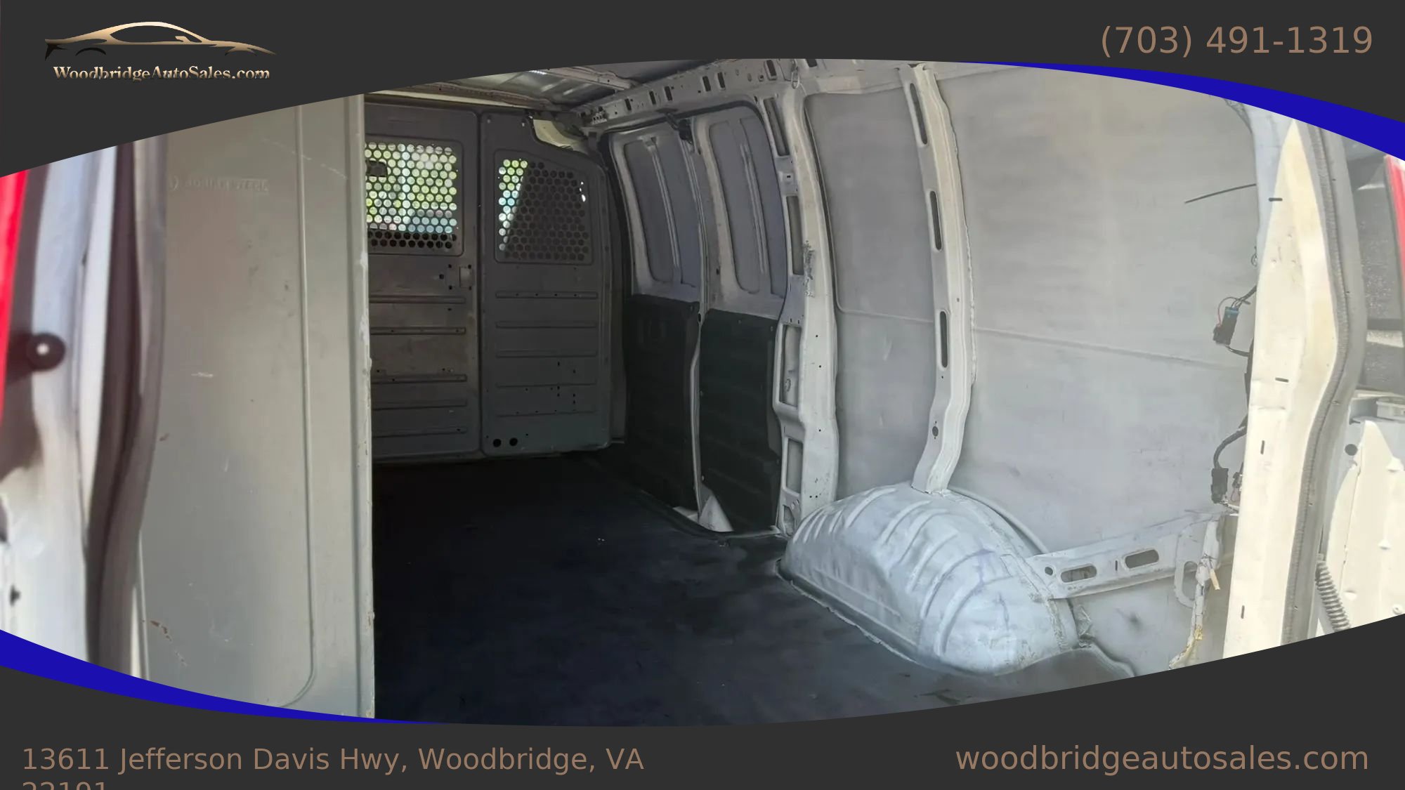 Used 2019 Chevrolet Express 2500 w/ Communications Package RWD image 23