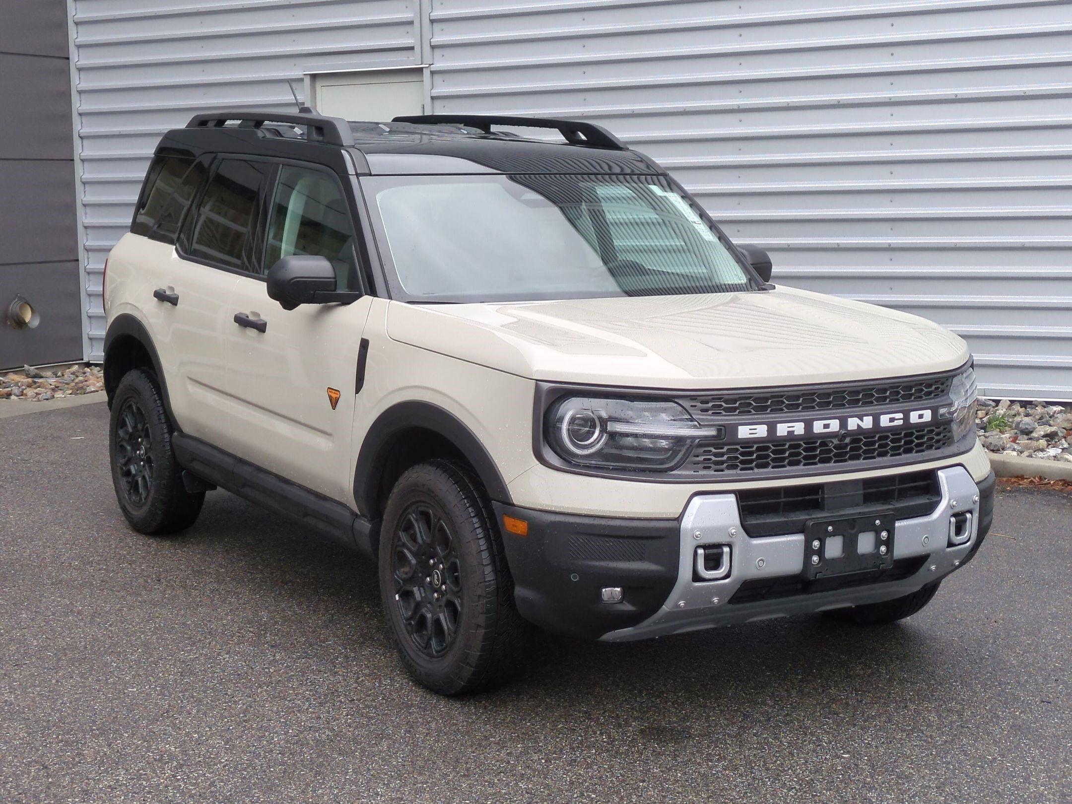 Used 2025 Ford Bronco Sport Badlands image 3