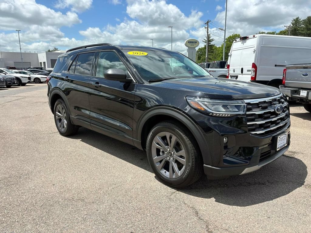 Used 2026 Ford Explorer Active w/ Active Comfort Package AWD/4WD image 1