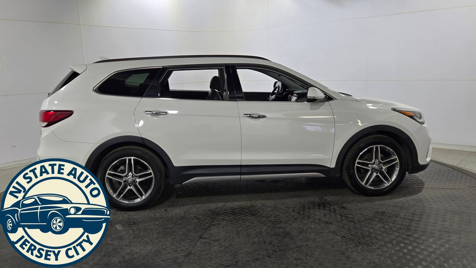 Used 2019 Hyundai Santa Fe XL AWD/4WD image 8