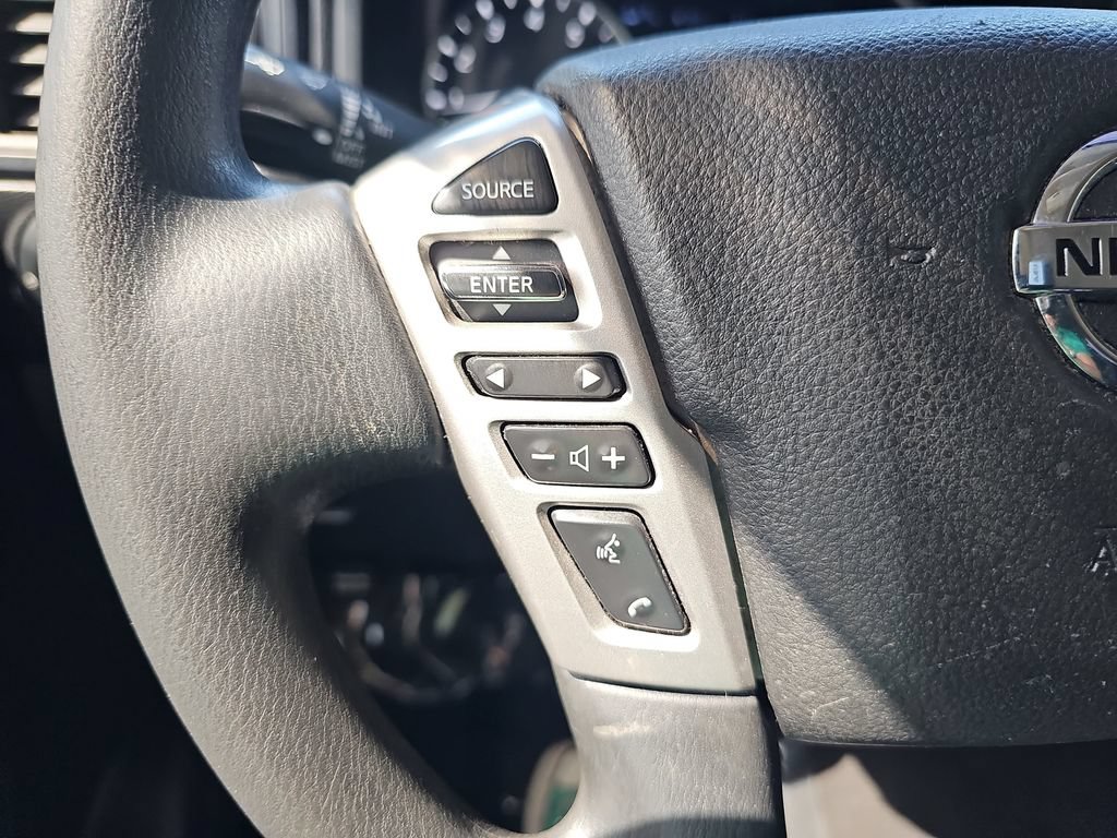 Used 2022 Nissan Titan SV RWD image 17