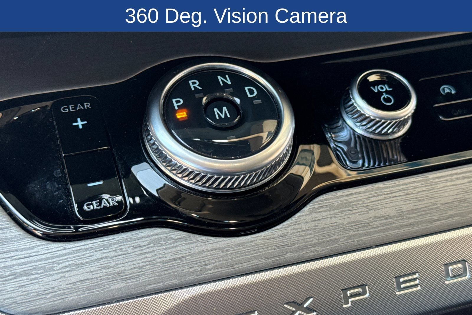 Certified 2025 Ford Expedition Platinum AWD/4WD image 28