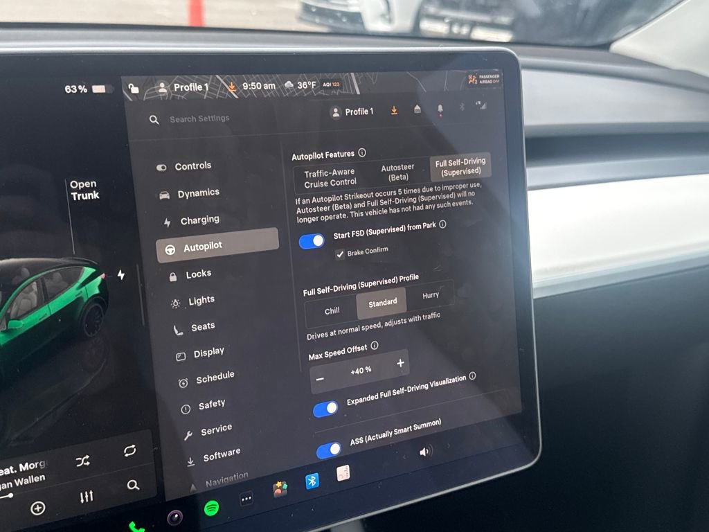 Used 2024 Tesla Model Y Performance image 19