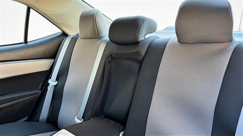 Used 2015 Toyota Corolla LE FWD image 11