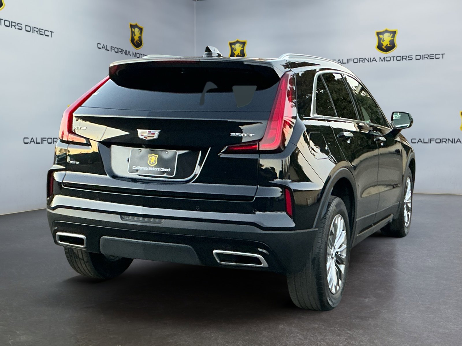 Used 2024 Cadillac XT4 Premium Luxury image 5