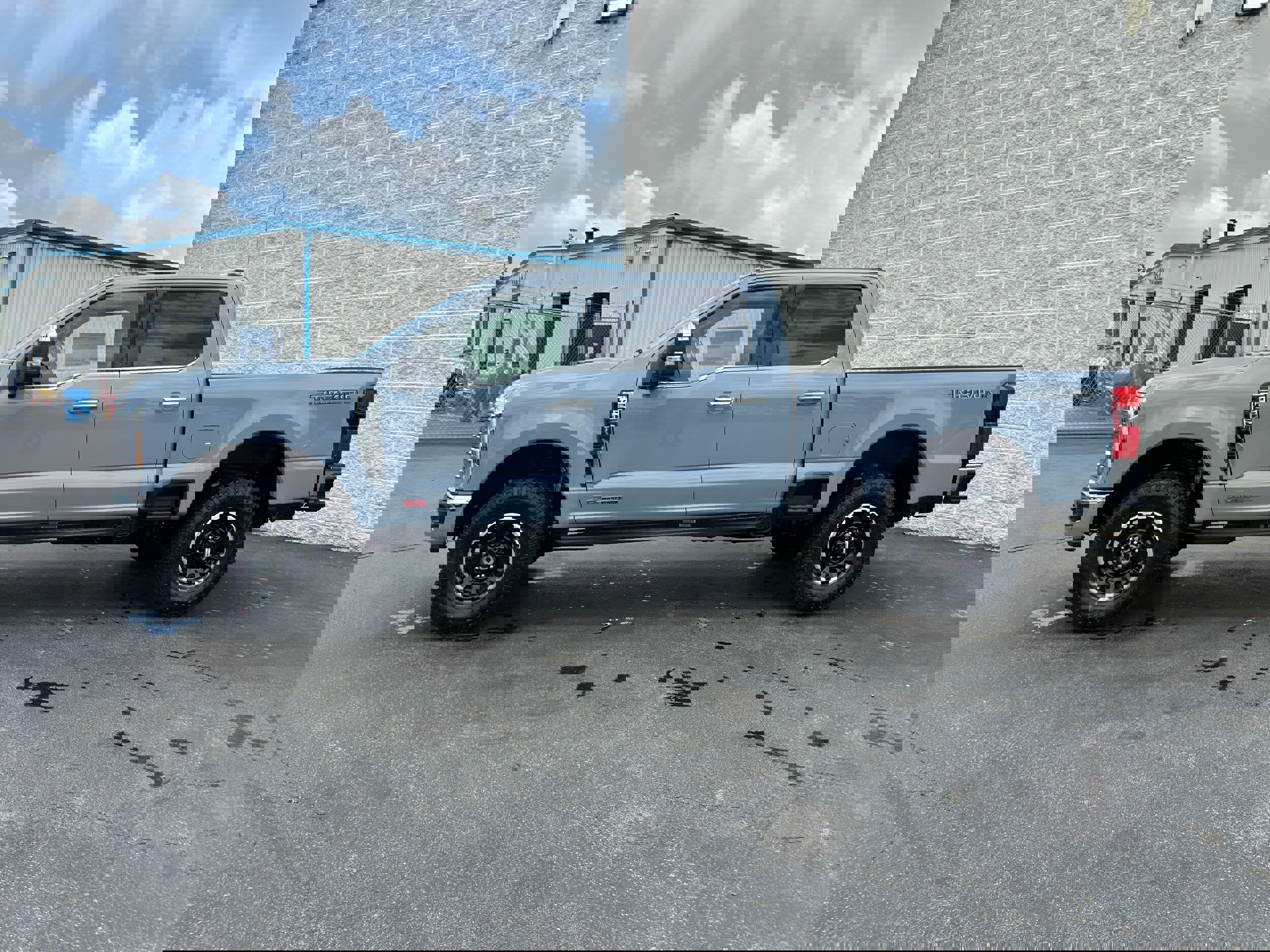 New 2025 Ford F250 King Ranch w/ Tremor Off-Road Package image 5