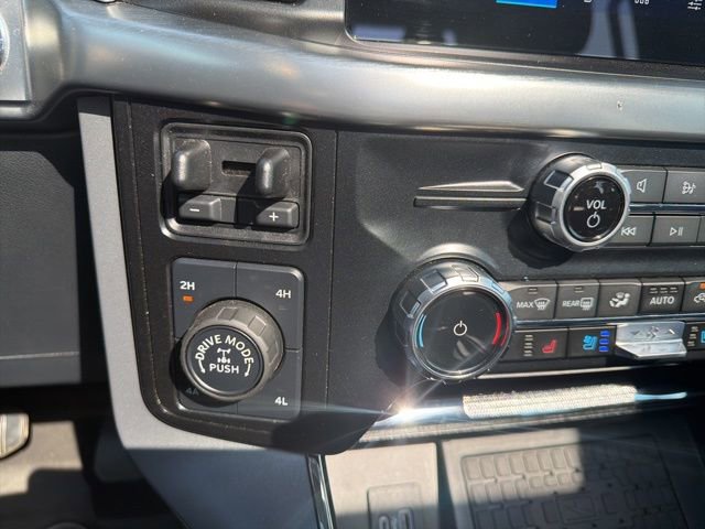 Used 2023 Ford F150 Lariat w/ Equipment Group 502A High image 26