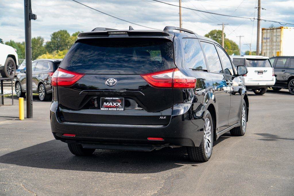 Used 2020 Toyota Sienna XLE FWD image 9