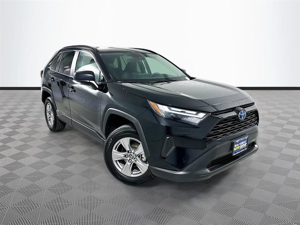 Used 2024 Toyota RAV4 LE AWD/4WD video 1