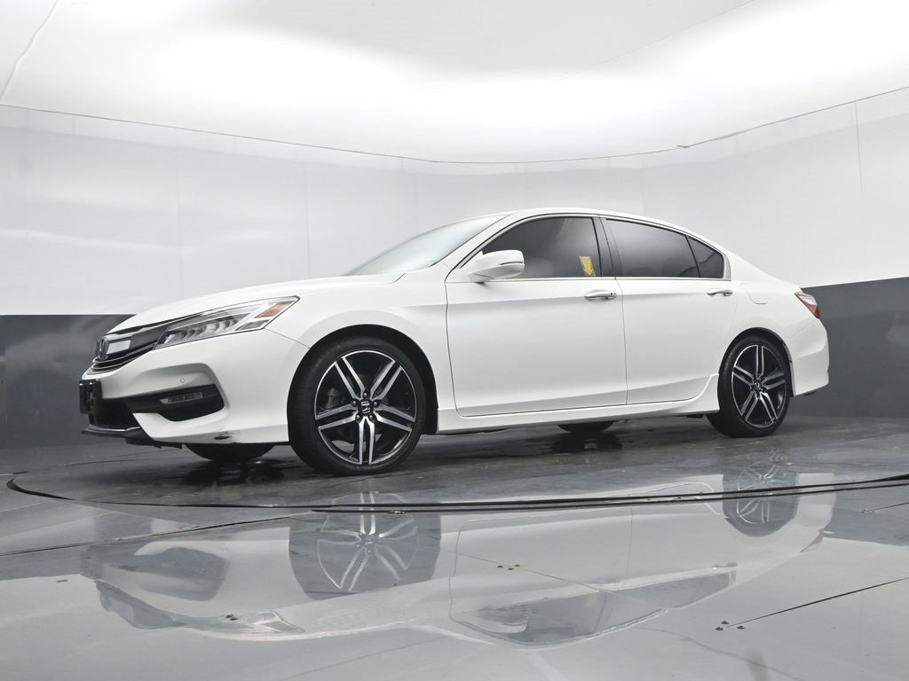 Used 2017 Honda Accord Touring image 58