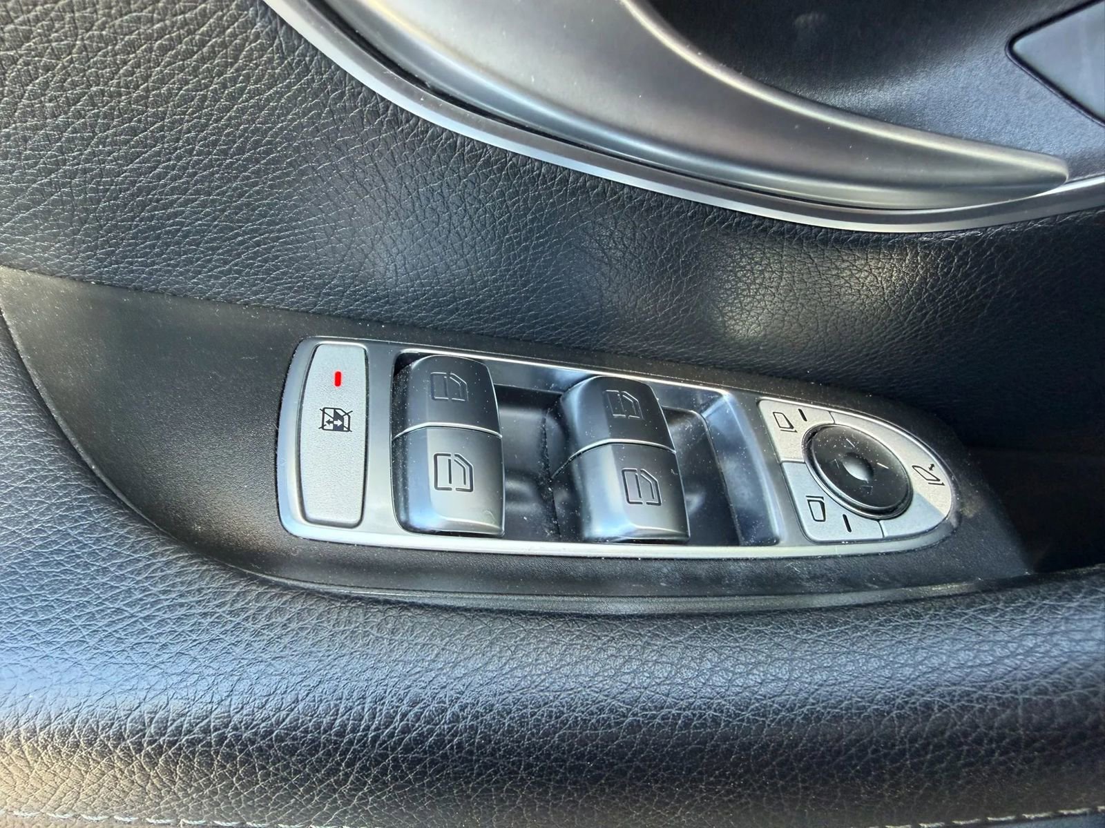 Used 2017 Mercedes-Benz E 300 image 16