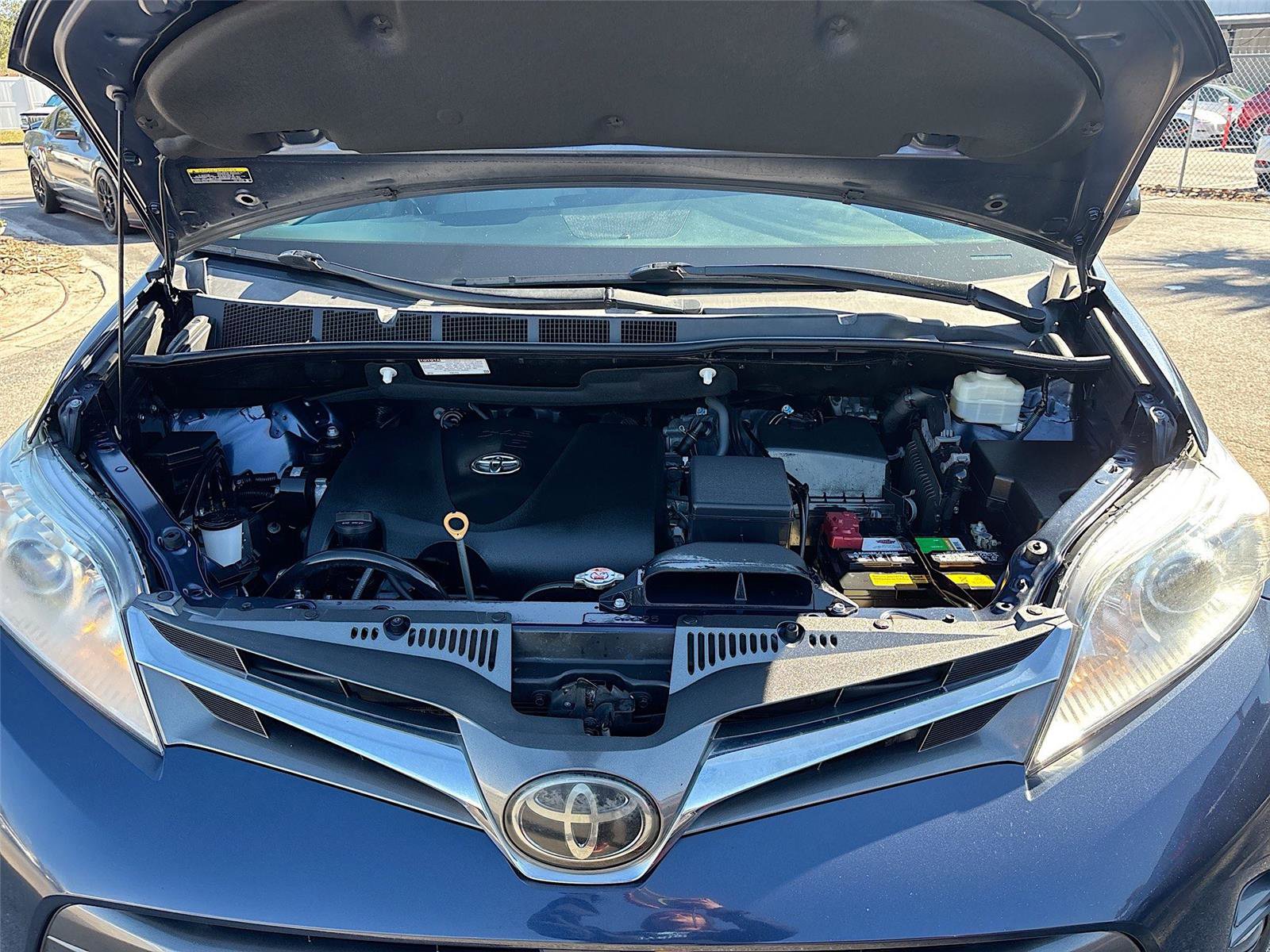 Used 2020 Toyota Sienna XLE image 31