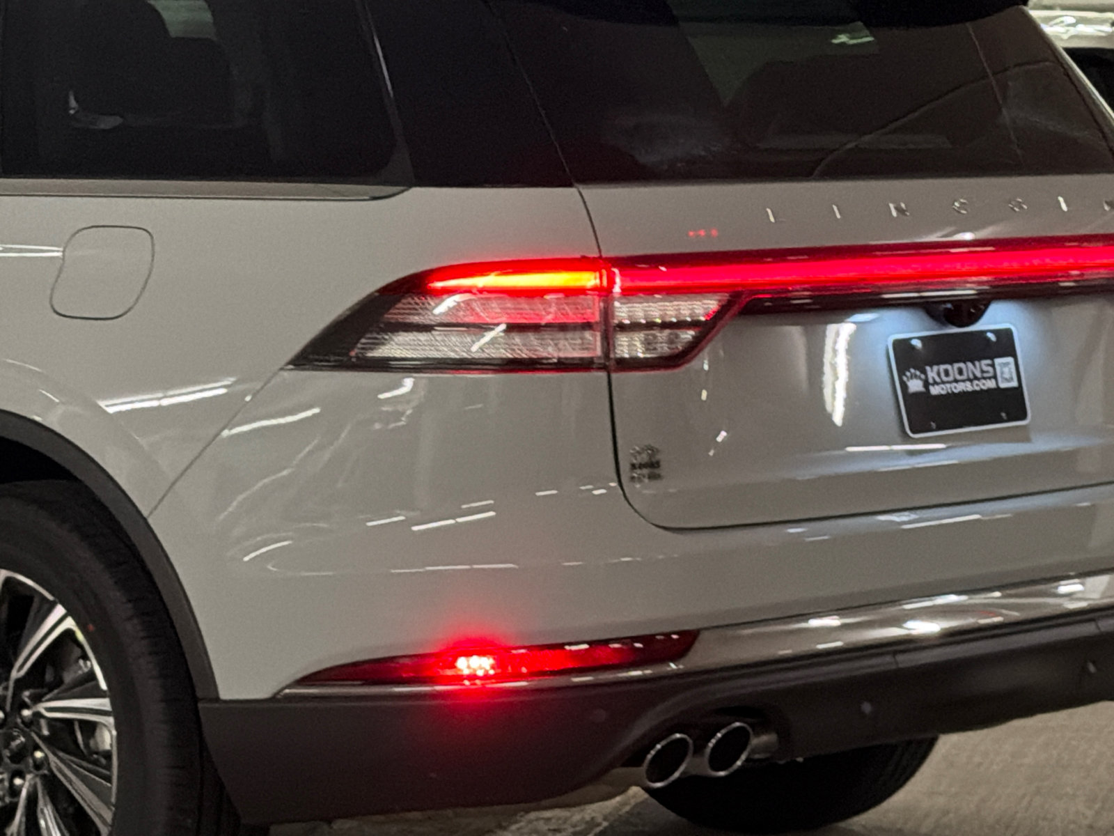 New 2027 Lincoln Aviator AWD image 7