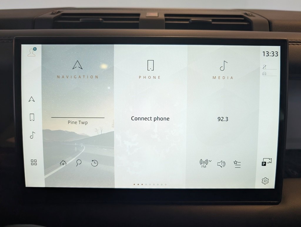 New 2025 Land Rover Defender 110 S image 19