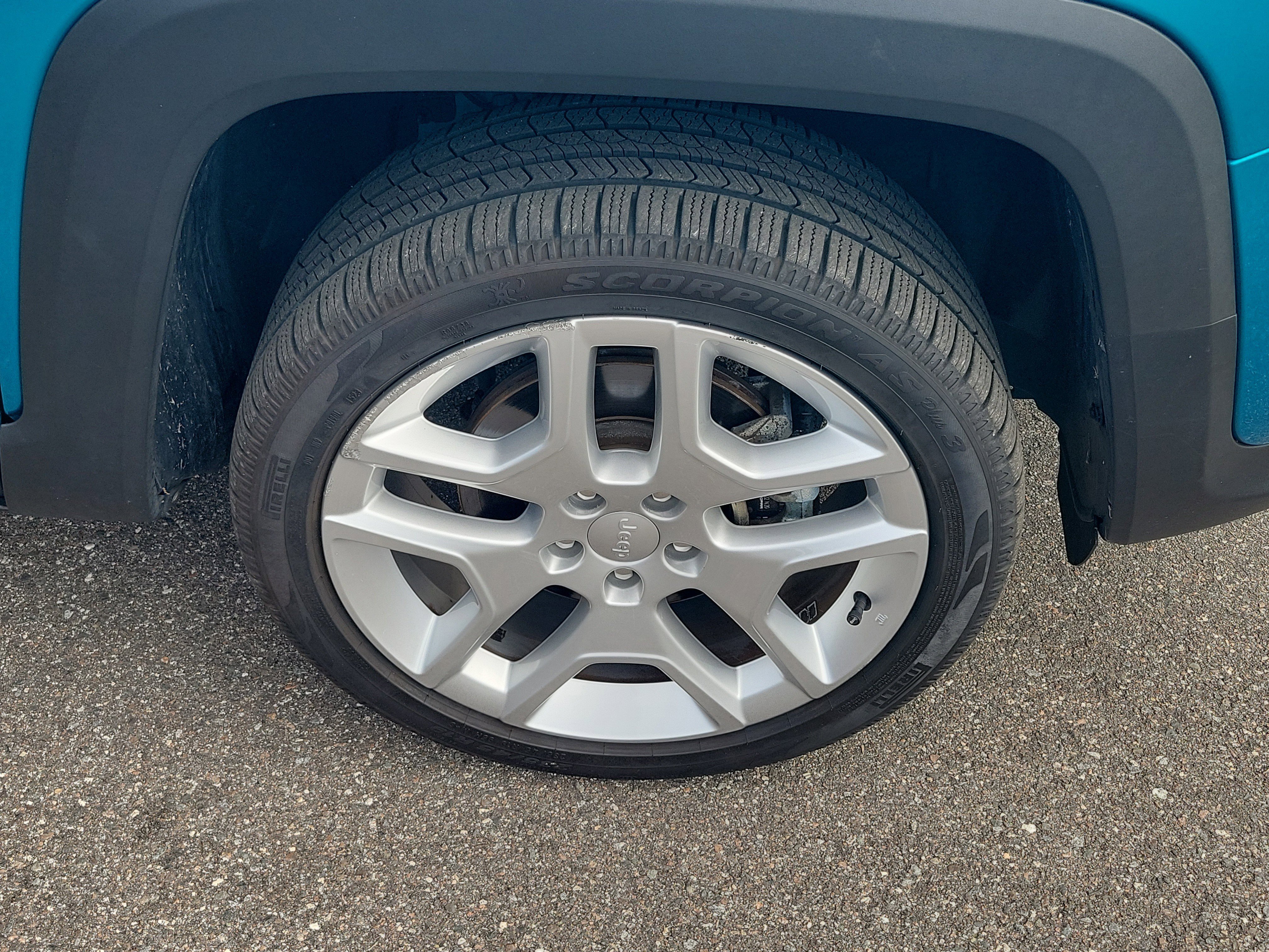 Used 2021 Jeep Renegade Latitude AWD/4WD image 41