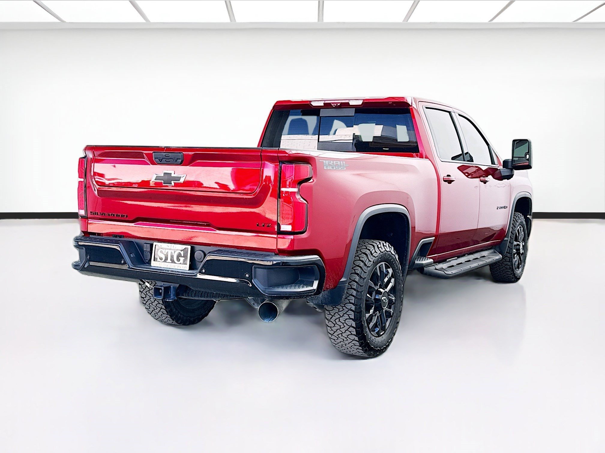 Used 2025 Chevrolet Silverado 2500 LTZ w/ LTZ Plus Package AWD/4WD image 4