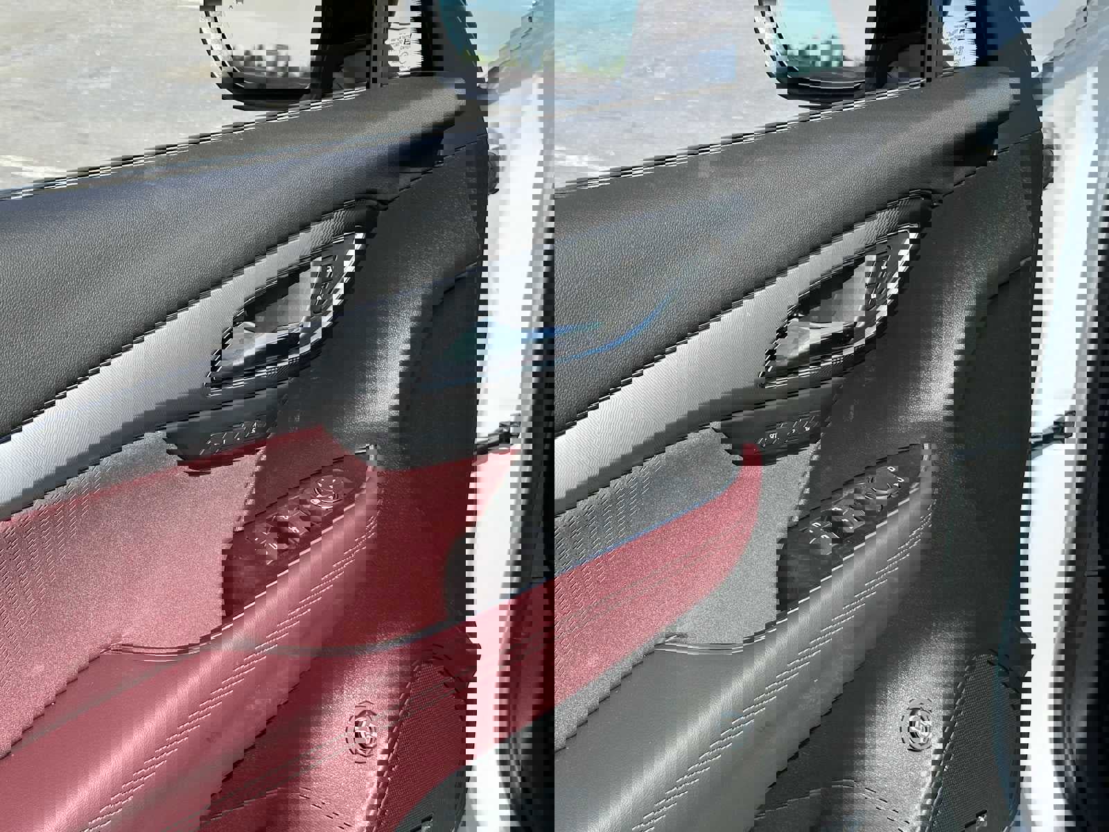 New 2025 Buick Envision Sport Touring image 25